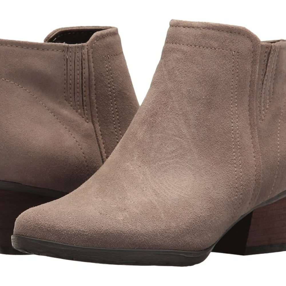 Blondo Valli Waterproof Suede Booties 9W